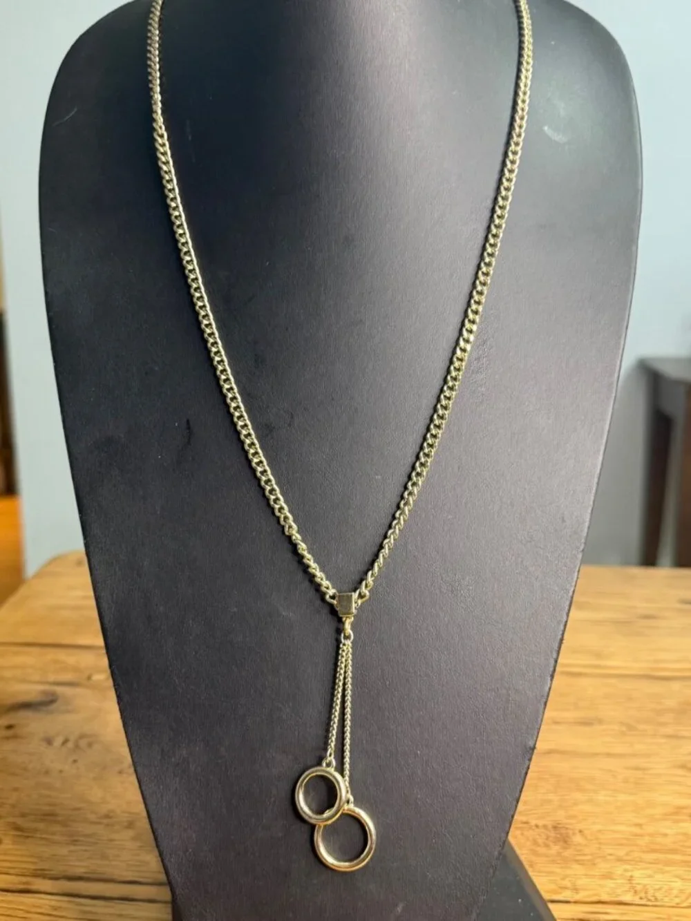 Banana Republic Necklace Lariat Double Ring Pendant Gold Tone 33-35 inches